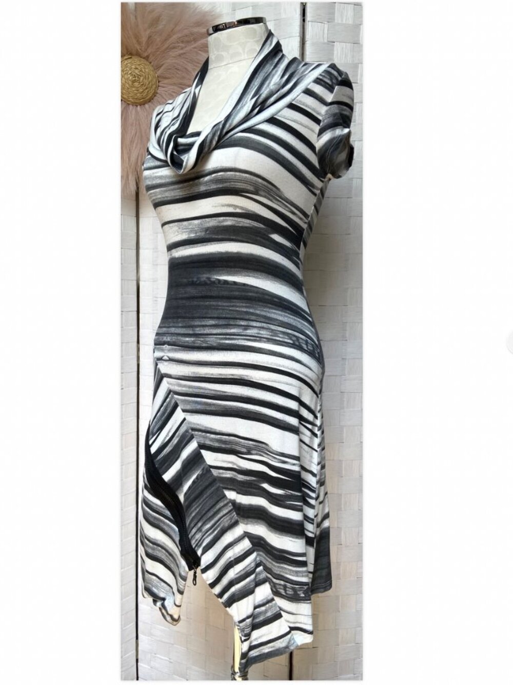 Matti Mamane Black & White Striped Asymmetrical Zip Dress Size XS - Picture 2 of 11